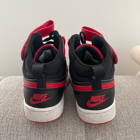 Nike Court Borough Mid- Red and Black. kids 4.5 fit like WOMENS 6 - Picture 2 of 3